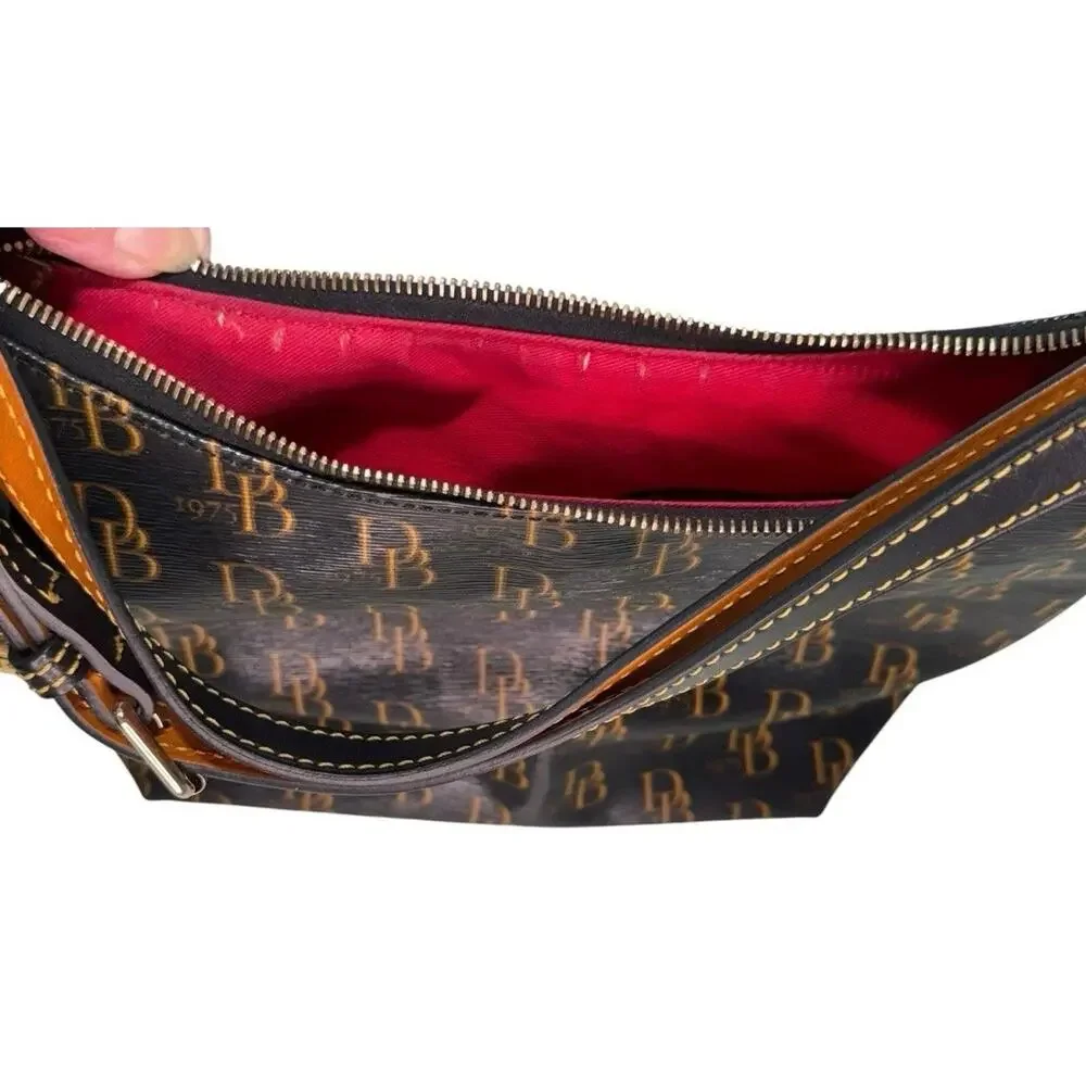 Dooney & Bourke Signature Logo 1975 Medium Zipper Pocket Sac Bag